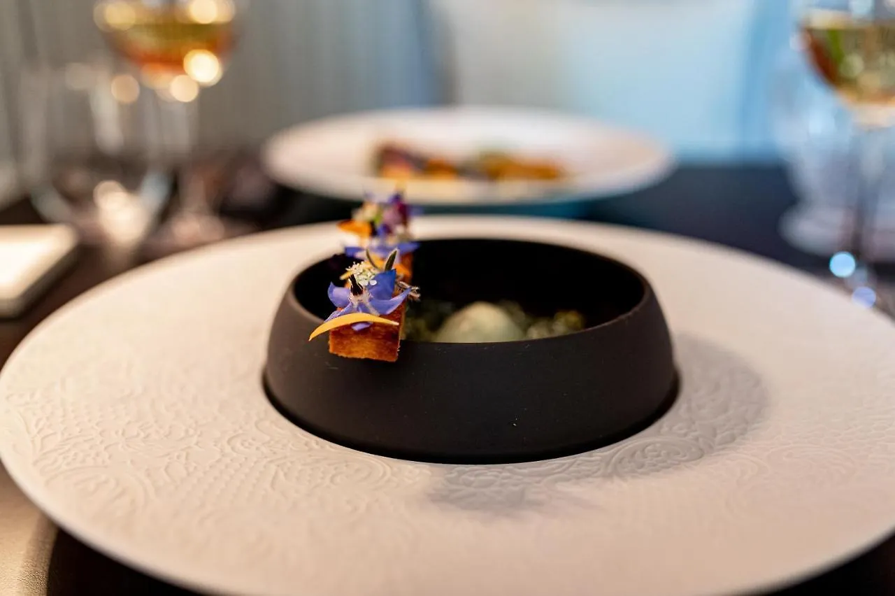 Chateau De Fiac - Luxurious Hotel & Spa